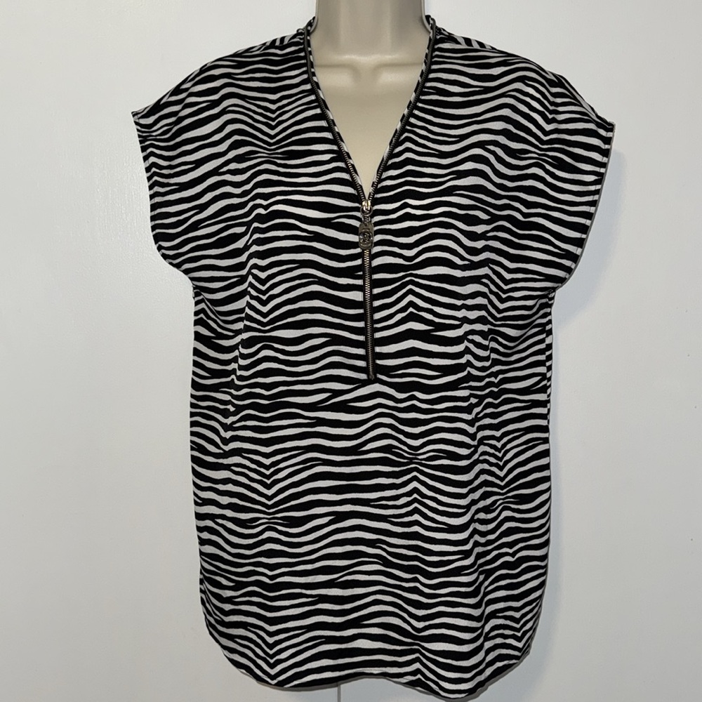Women’s Black & White Zebra Print Zip Front Top